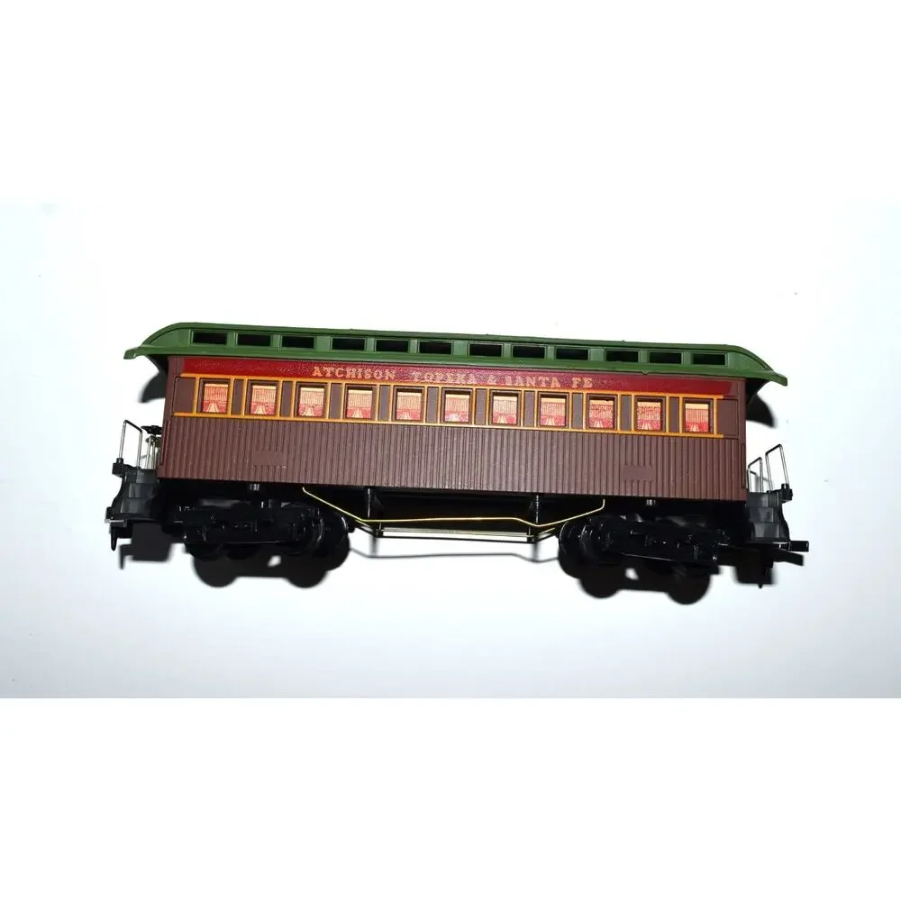 Vintage HO Scale Train Cars Lot of 2 Athearn Lehigh Valley Santa Fe Passenger
